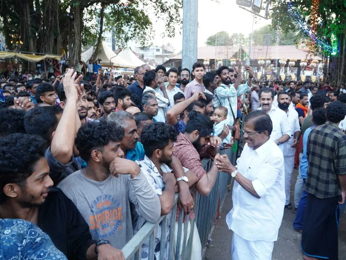 chazhikkadan poor11.jpg