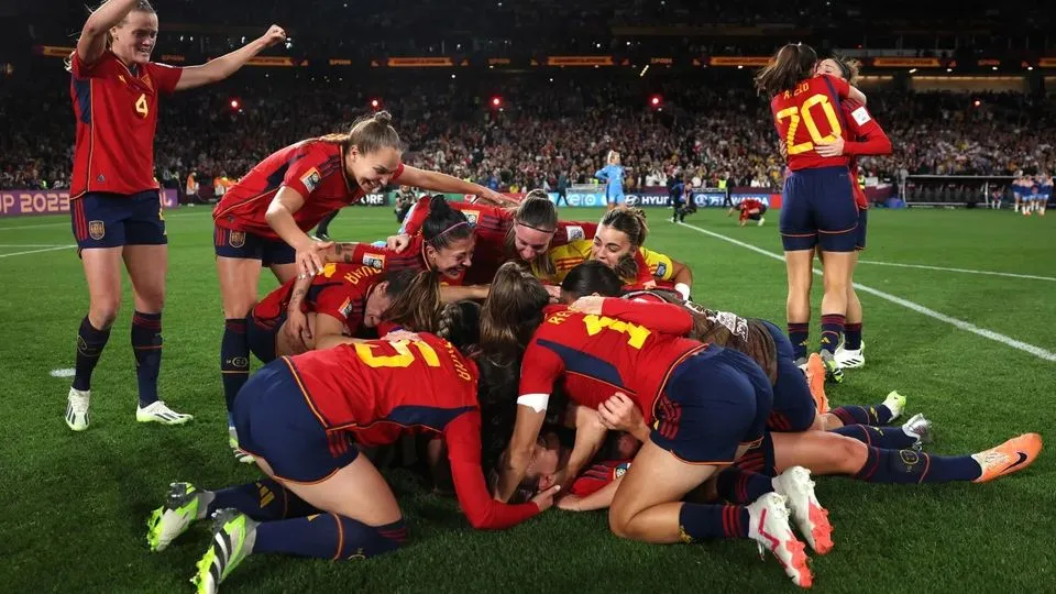 Spain kiss