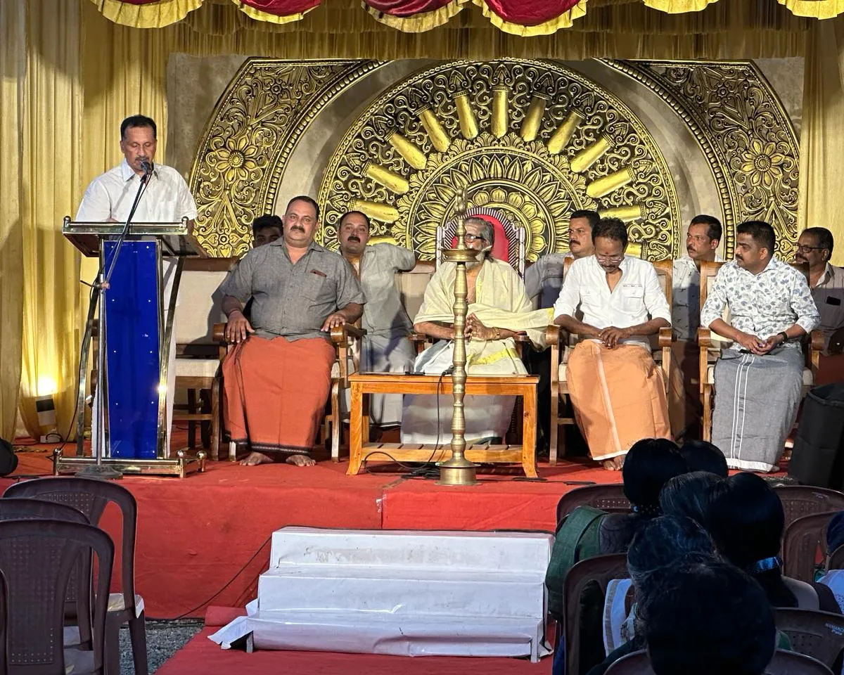 karoor bhagavathi temple.-3