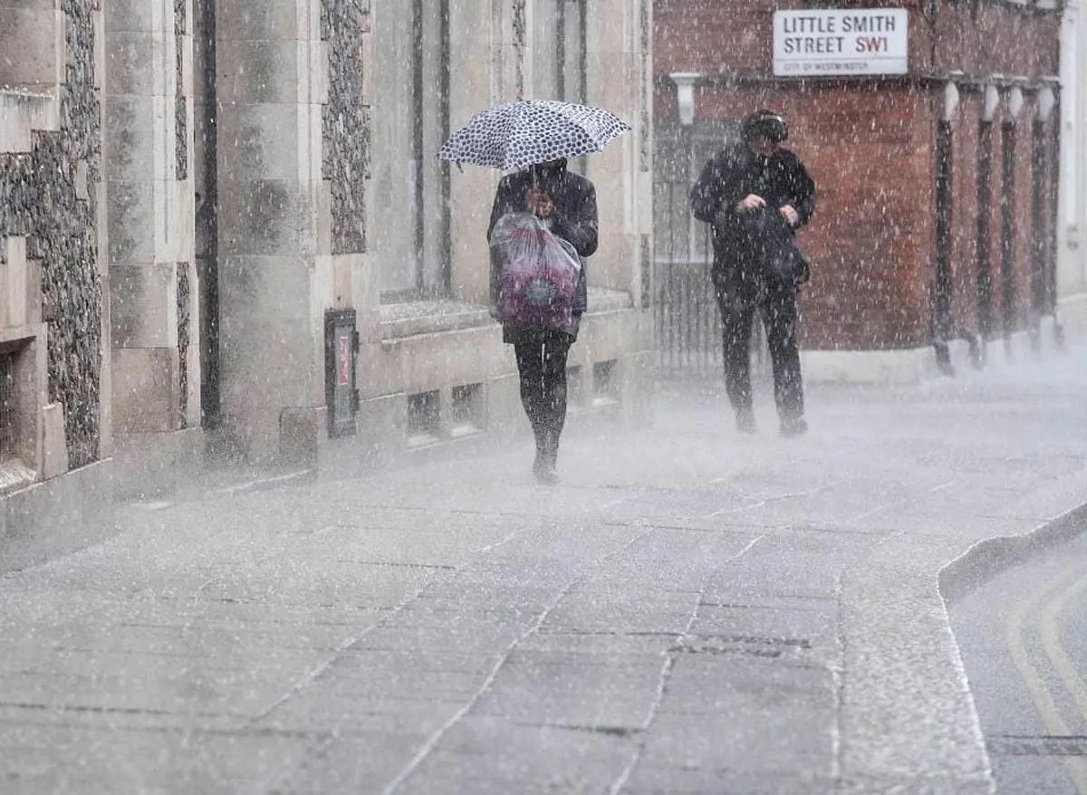 heavy rain in uk-2