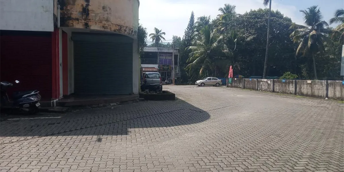 mulanthuruthy bus stand-6