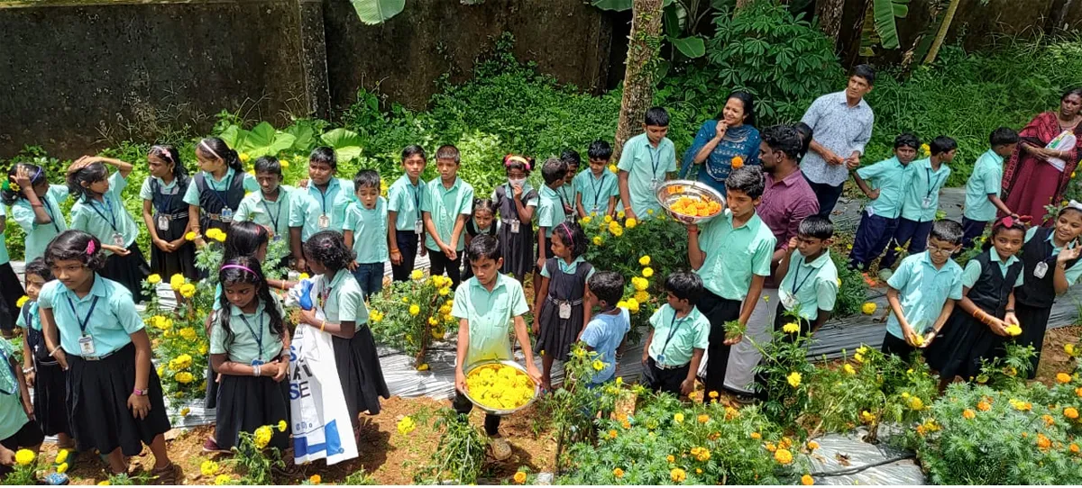 valavoor up school onam-2