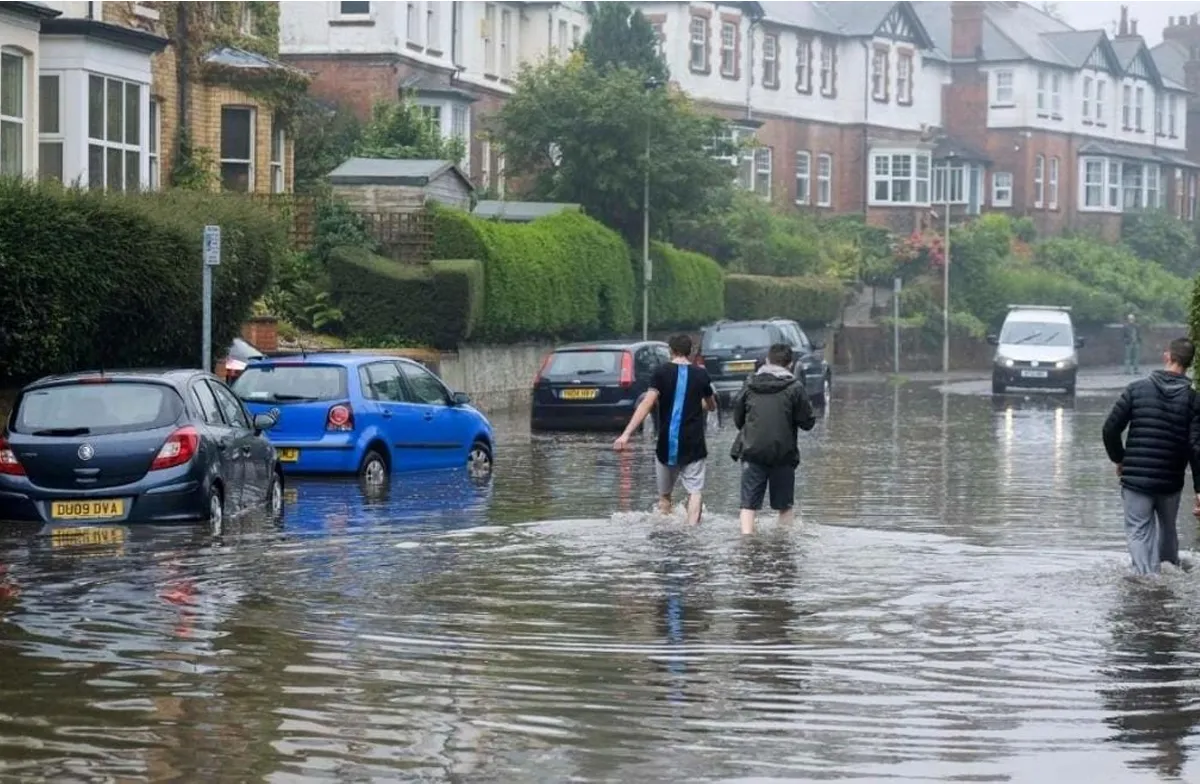 heavy rain in uk-5