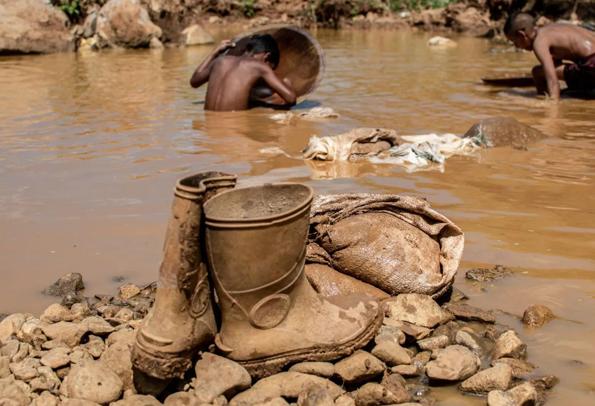 venezuela gold hunting