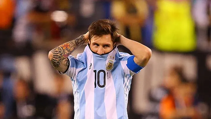 Messi cannot win alone and mental patients doubt his talents says Kempes