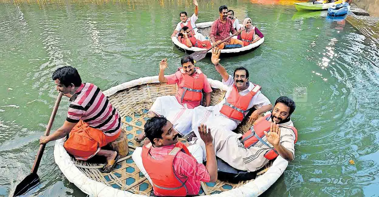 ആഘോഷമായി നക്ഷത്ര ജലോത്സവം