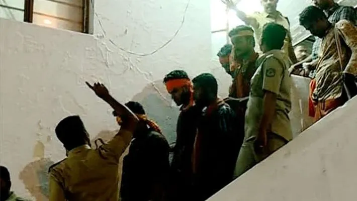sabarimala protesters released who were in police  custody