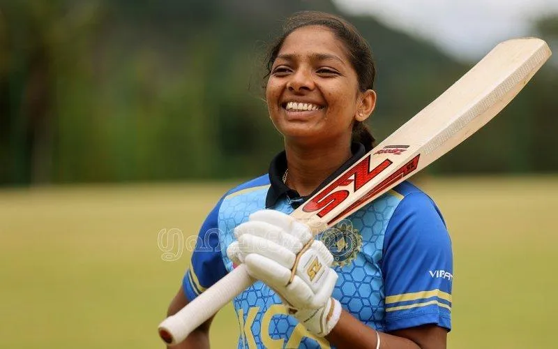 ചൈനയില്‍ നിന്നും ആ സ്വര്‍ണം വയനാട്ടിലേക്ക്, മിന്നുമണിയിലൂടെ, minnumani,  cricket, life, Wayanad, Kerala, women