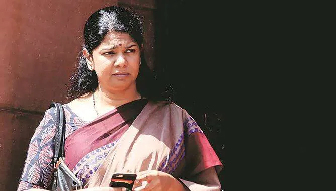 ഈ റെയ്ഡുകള്‍ക്ക് യാതൊരു അര്‍ത്ഥവുമില്ല; ജനങ്ങള്‍ക്ക് എ.ഐ.എ.ഡി.എം.കെയിലുള്ള വിശ്വാസം നഷ്ടപ്പെട്ടു ; ജയലളിതയുടെ മരണശേഷം അണ്ണാ ഡി.എം.കെ ബി.ജെ.പി നിയന്ത്രണത്തിലാണെന്ന് കനിമൊഴി