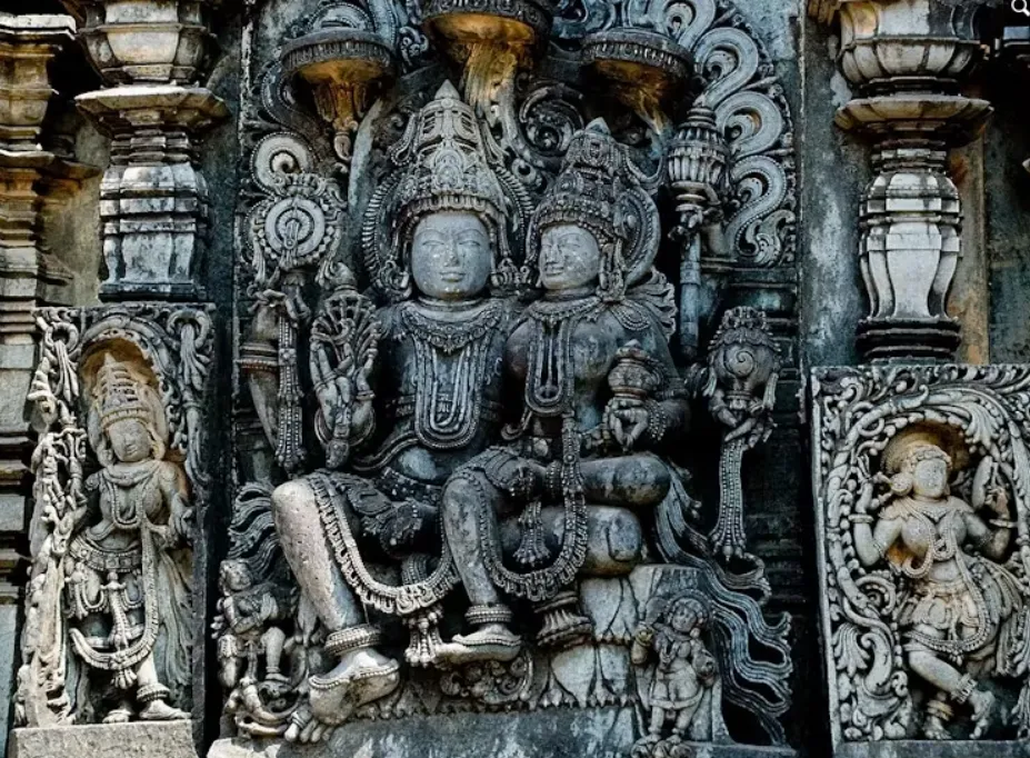 Lord Vishnu and his consort goddess, Lakshmi. Bikashrd via Wikimedia Commons, CC BY-SA
