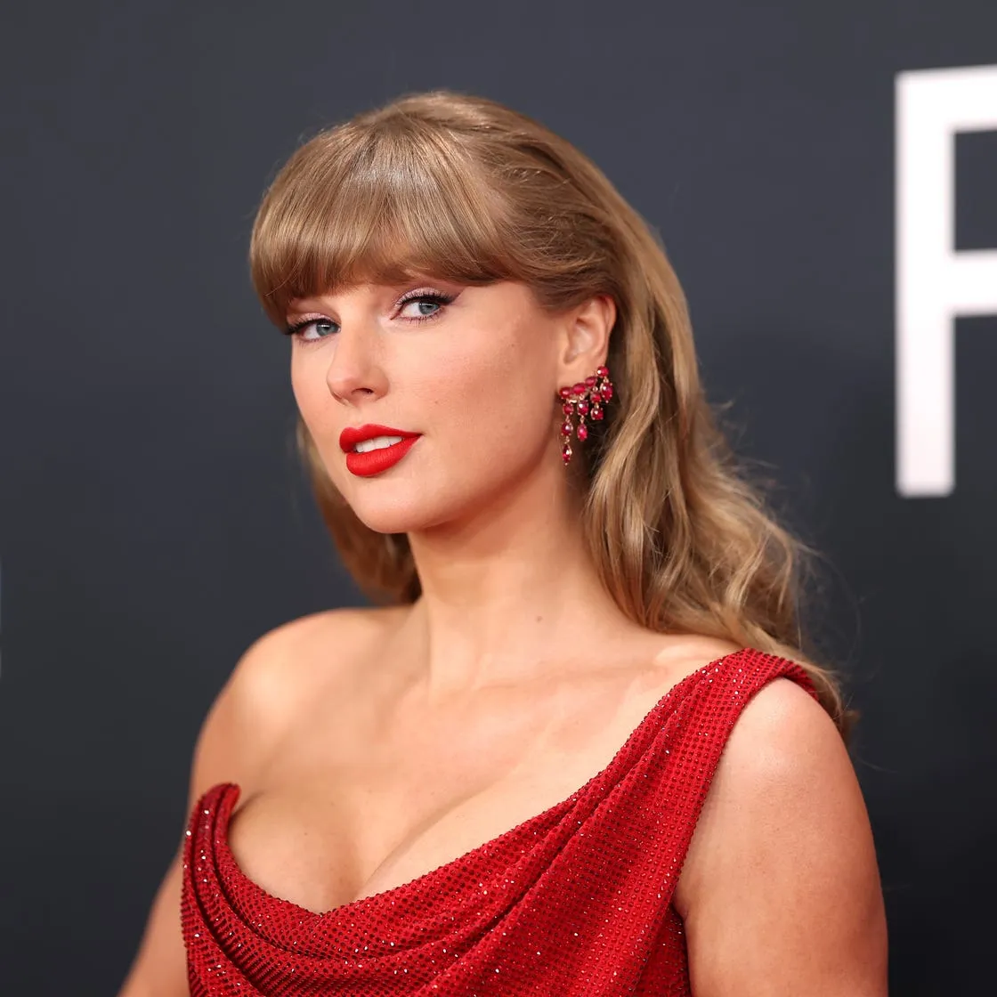 Taylor Swift Grammy 2025