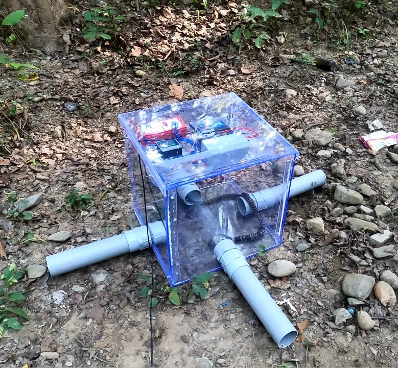 snake trapping device