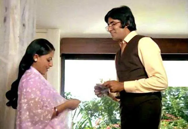 A Still from Chupke Chupke 