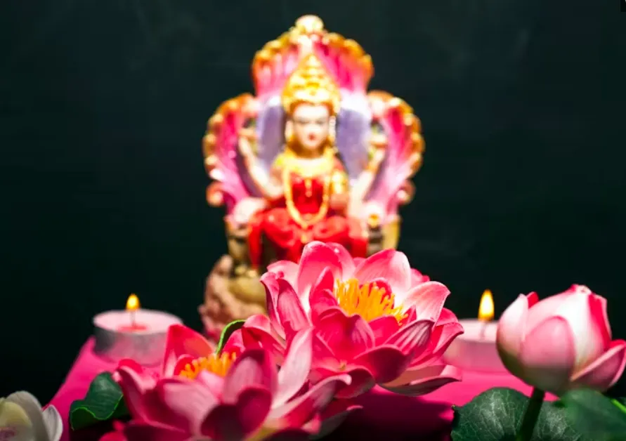 An icon of Hindu goddess Lakshmi. MilenaKatzer/ iStock / Getty Images Plus