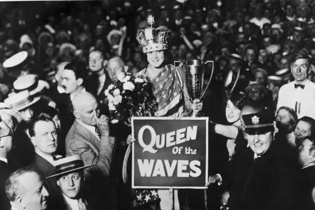 Gertrude Ederle is honoured for her historic swim and crowned 'Queen of the Waves', September 8, 1926 in New York City. (Photo by Topical Press Agency/Getty Images)