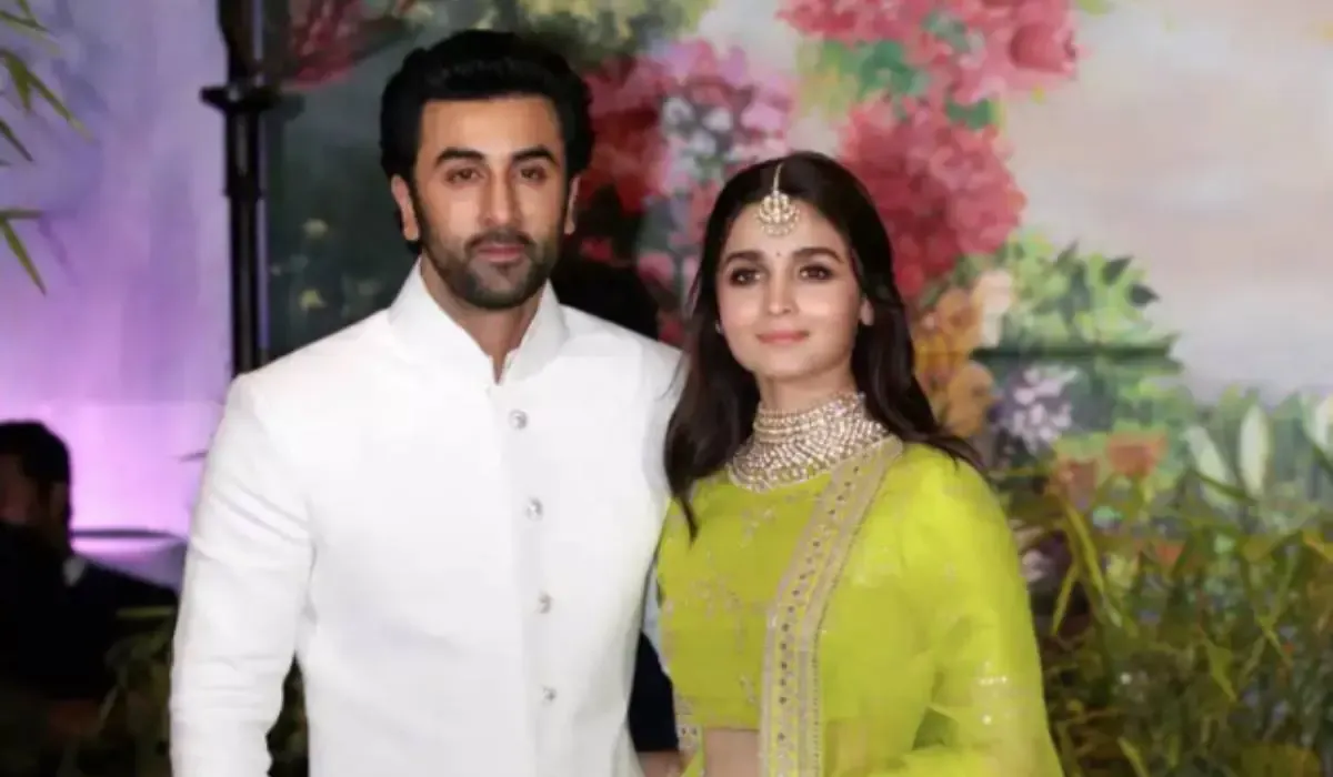 Ranbir Kapoor Alia Bhatt Vacation ,Actor Ranbir Kapoor Tests Positive,Ranbir Alia Engagement, Ranbir Kapoor Marriage, bollywood actors new year plans