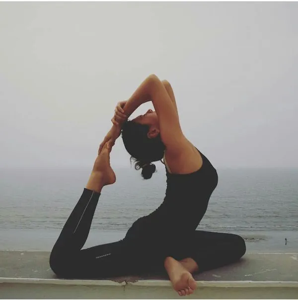 Diksha Lalwani Yoga on the beach