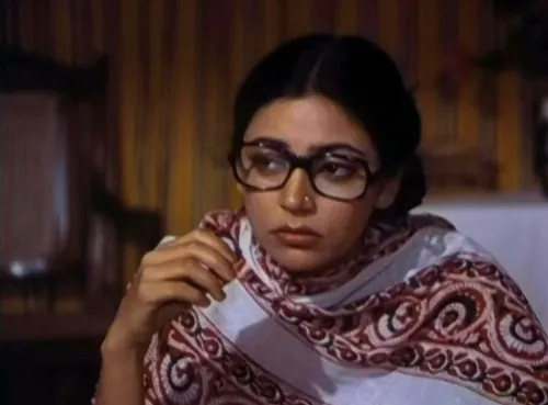 Deepti Naval in Angoor