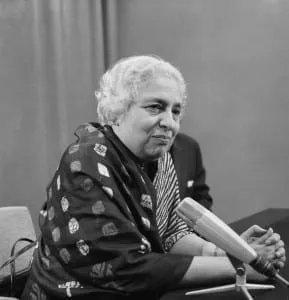 Vijaya_Lakshmi_Pandit_1965b-989x1024