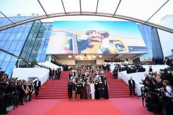 Cannes Cate Blanchett Kristen Stewart Protest