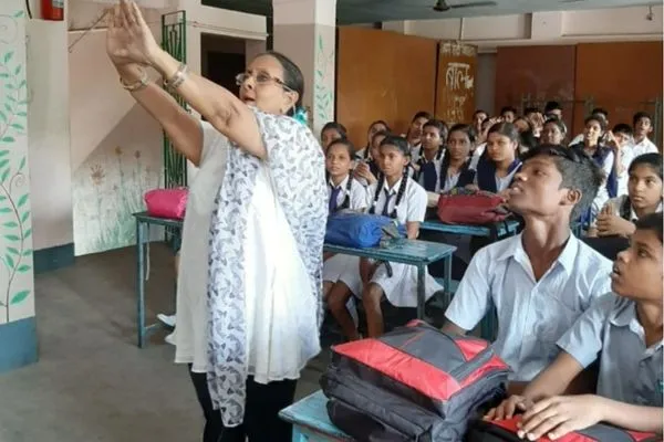 Jyoti Gandhi conducting a session