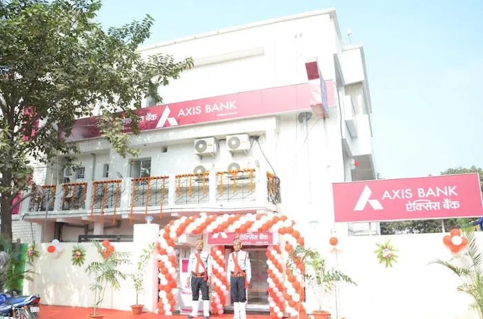 Axis Bank All Womens Branch