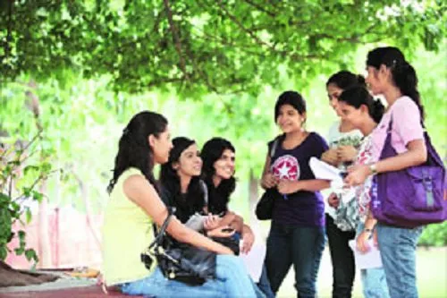 Female students at the Hindu College