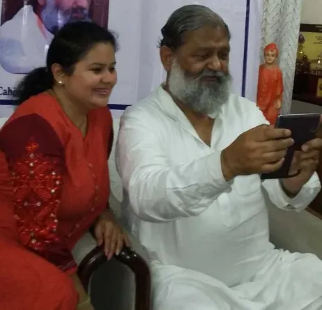 Health Minister Anil Vij takes a selfie with his niece 