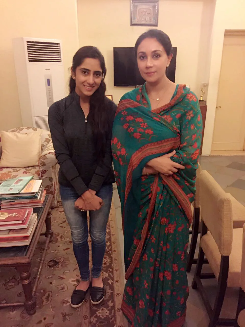 Charu Thukral with Princess Diya Kumari. Photo credits- Shethepeople.tv