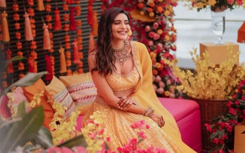 karishma tanna mehendi pics