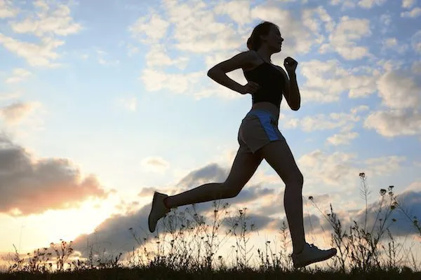 woman running silhouette i9