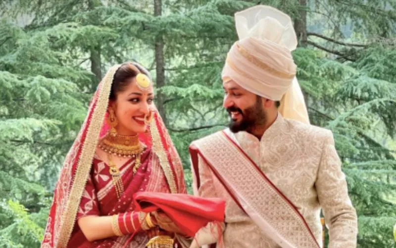 Bollywood Weddings 2021, Yami Gautam Wedding Details ,Yami Gautam Aditya Dhar Love story ,Newlyweds Yami Gautam Yami Gautam Wedding Outfit ,Yami Gautam Wedding, yami gautam and aditya dhar