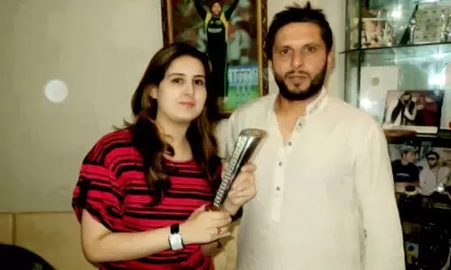 Pakistani cricketer shahid afridi marriage with his sister nadia | इस  दिग्गज क्रिकेटर ने अपनी बहन से ही कर ली शादी, वजह जानकर रह जाएंगे हैरान |  Hari Bhoomi