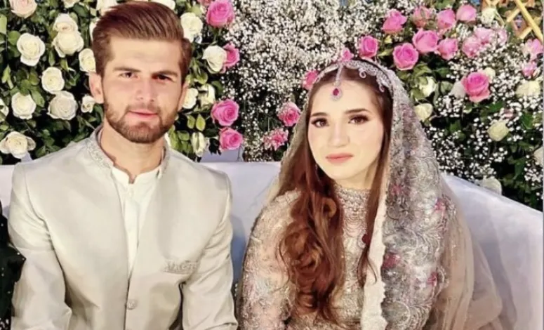 Shaheen Afridi (left) and his wife Ansha.