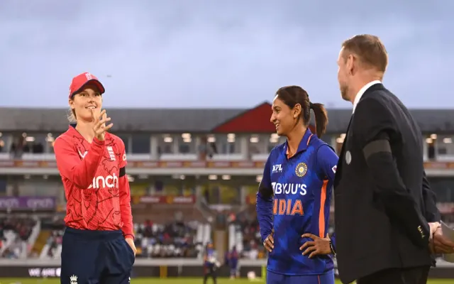 Amy Jones-Harmanpreet Kaur