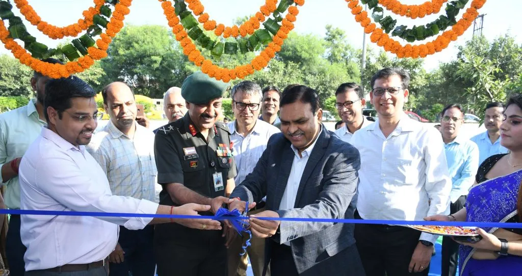 Dr. Meenesh Shah, Chairman, NDDB & Mother Dairy inaugurating Mother Dairy’s New-Age Booth in Sector-79, Noida