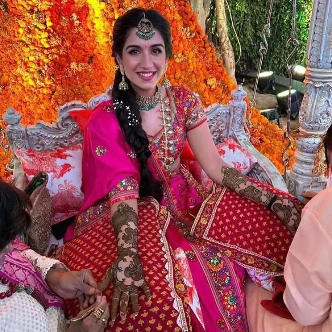 Mehndi radhika merchant