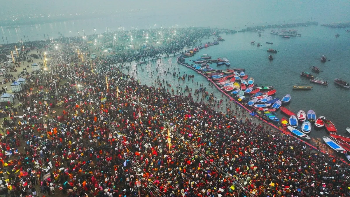 Prayagraj Maha Kumbh 2025 LIVE: महाकुंभ में महासैलाब, सुबह से एक करोड़  लोगों ने प्रयागराज में संगम तट पर लगाई डुबकी - Maha Kumbh Mela at Prayagraj  in Uttar Pradesh Bathing Schedule
