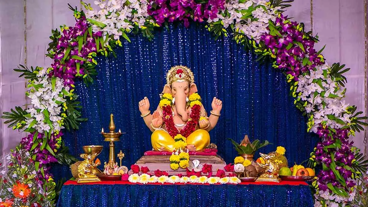 Ganesh Chaturthi Decoration: गणपति बप्पा के आगमन के लिए कुछ मिनटों में ऐसे  सजाएं घर | last minute diy decoration ideas for ganesh chaturthi2023 |  HerZindagi