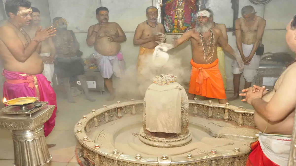 महाकाल भक्तों के लिए खुशखबरी! भस्म आरती के फ्री दर्शन पर महाकालेश्वर मंदिर  कमिटी जल्द लेगी फैसला