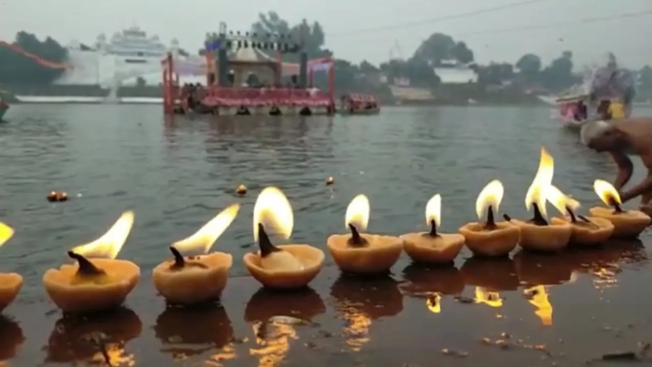 Narmada Jayanti 2023: जबलपुर में मां नर्मदा जयंती पर लगा आस्था का मेला,  दर्शन के लिए बड़ी संख्या में पहुंचे श्रद्धालु