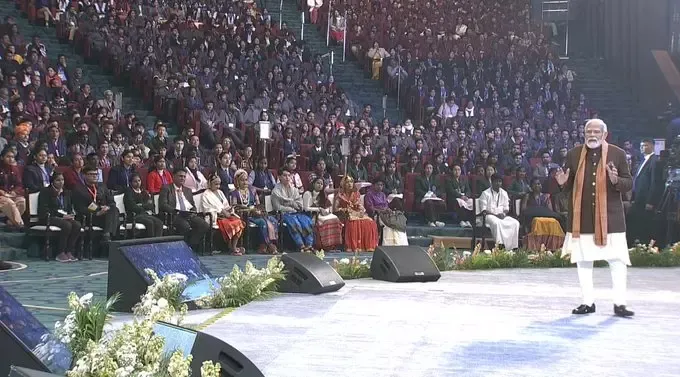 परीक्षा पे चर्चा कार्यक्रम में शामिल हुए पीएम मोदी | Pariksha Pe Charcha  2024 | PM Modi | Latest news in hindi | | Pariksha Pe Charcha 2024: 'रनिंग  कमेंटरी' छात्र के