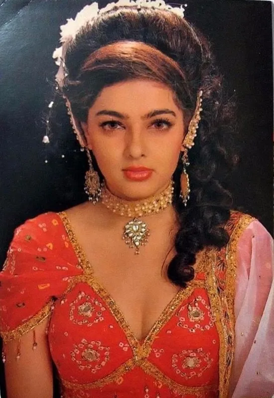 छोटा राजन से लिंकअप रूमर्स, गैंगस्टर से शादी, 2000 करोड़ का ड्रग्स केस...  संन्यासी बनने से पहले खूब विवादों में रहीं ममता | Republic Bharat