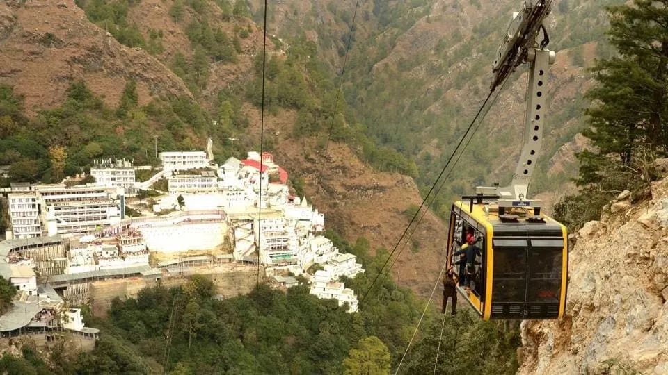 Katra to Vaishno Devi Bhawan yatra ropeway will completed in 6 minutes cost  will be negligible - कटरा से वैष्‍णो देवी भवन तक की यात्रा '6 मिनट' में  होगी पूरी, हवा में