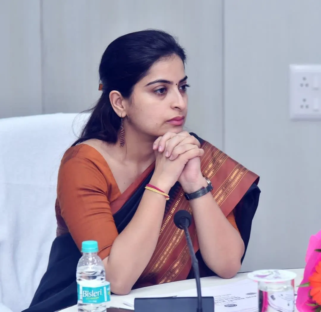Success Story: कौन हैं सोनिया मीणा, जिनका नाम सुनकर थर्राते हैं माफिया - Sonia  meena will become the collector of mauganj district got 36th rank in upsc  exam know her success story -