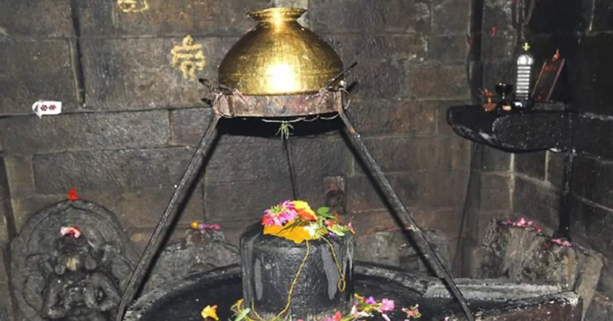 वैशाख मास में शिवलिंग के ऊपर क्यों बांधते हैं ये खास मटकी? जानिए क्या है ये  परंपरा और इसका महत्व - vaishakh month 2022 importance of vaishakh month  traditions of vaishakh month mma raoixr - Asianet News Hindi