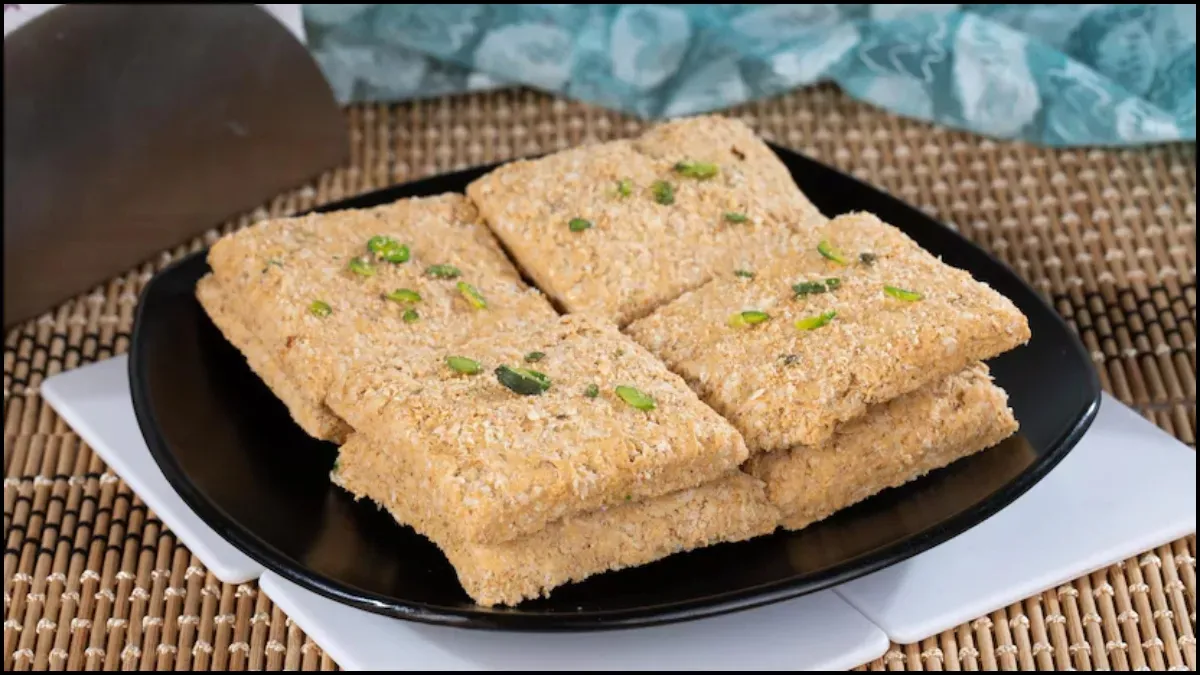 Benefits of Gajak: सर्दियों में गजक खाने से मिलते हैं ये 5 फायदे, आज ही  करें डाइट में शामिल - Gajak Benefits from controlling blood pressure to  increasing energy these are the