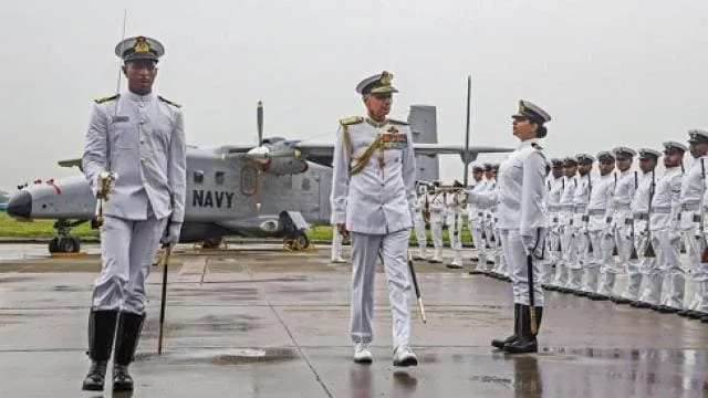 Indian Navy Vacancy on 400 posts join indian navy इंडियन नेवी में 400 पदों  पर वैकेंसी, देखें कैसे करना है आवेदन, करियर न्यूज़