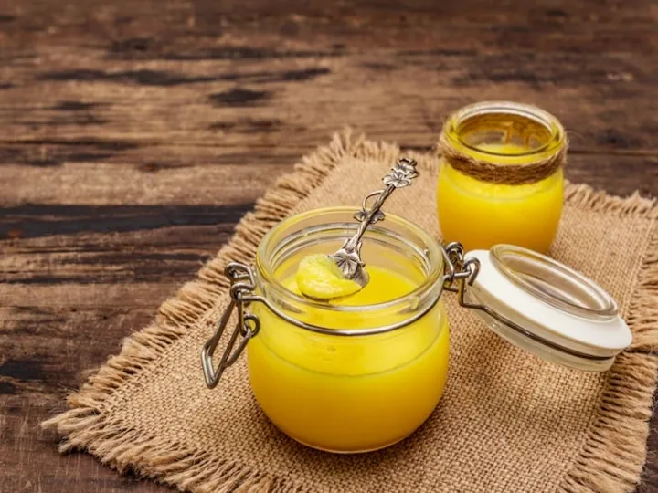 how to know which ghee is best for health cow ghee vs buffalo ghee | Best  Ghee: कौन-सा घी है सेहत के लिए एकदम परफेक्ट, गाय का या भैंस का? यहां जानें