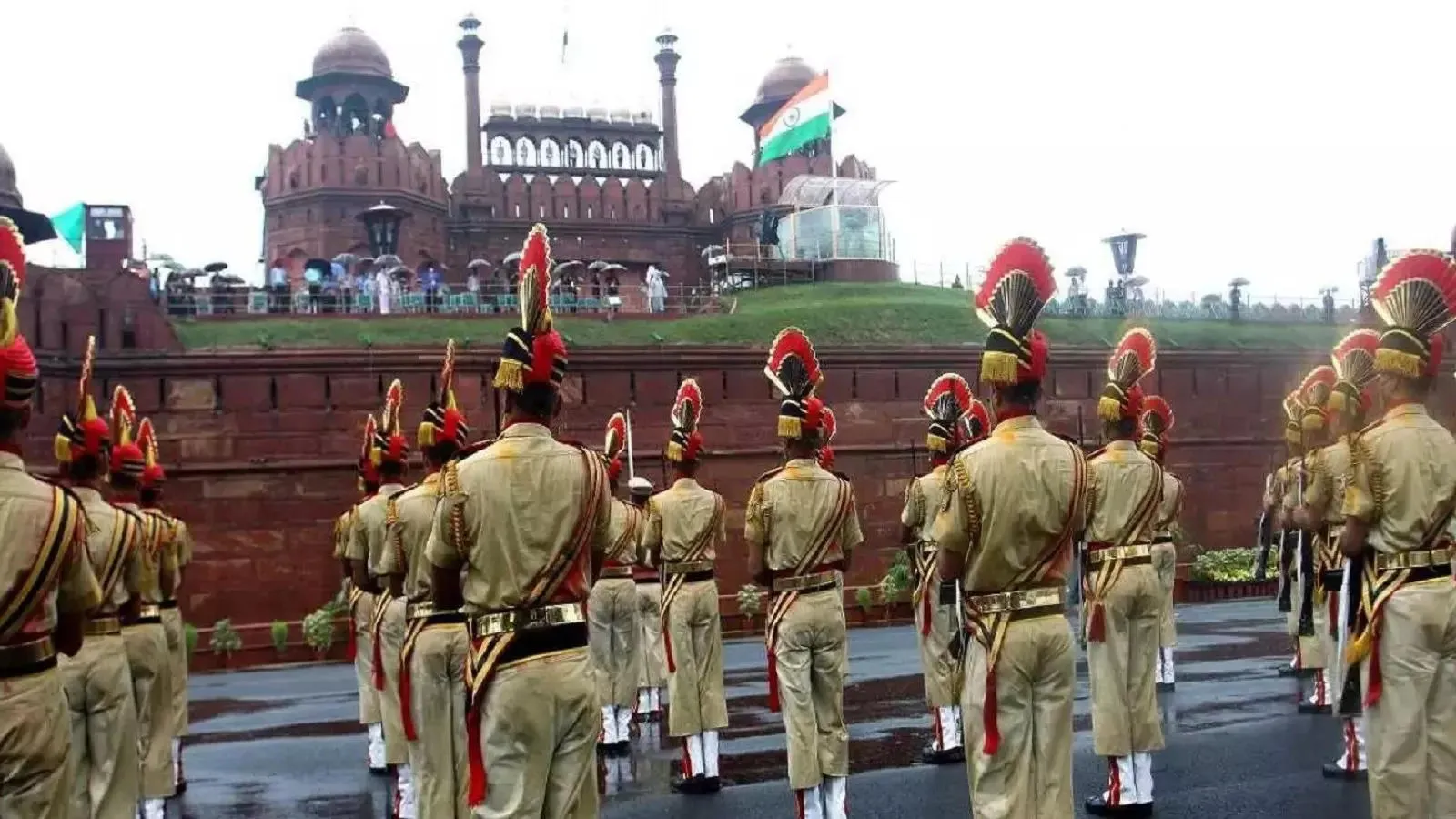 21 तोपों की सलामी, 11वीं बार झंडा फहराएंगे पीएम मोदी, दिल्ली से बस्तर तक  कड़ी सुरक्षा में मनाया जाएगा स्वतंत्रता दिवस - india to celebrate 78th  independence day ...